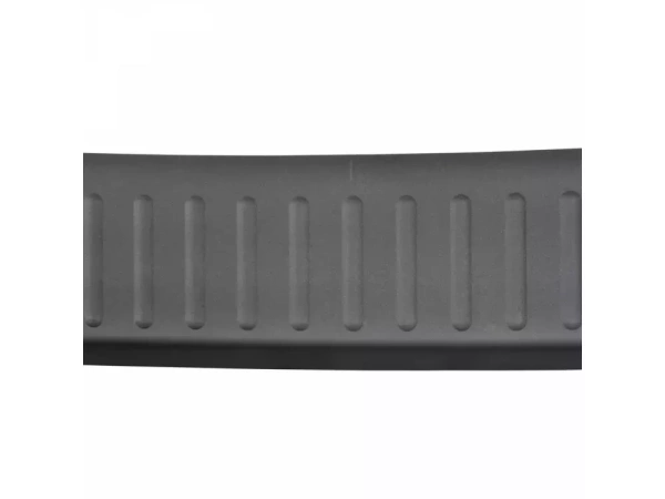 Schwarzer Ladekantenschutz für die hintere Stoßstange Toyota Aygo X Crossover (2022-....)